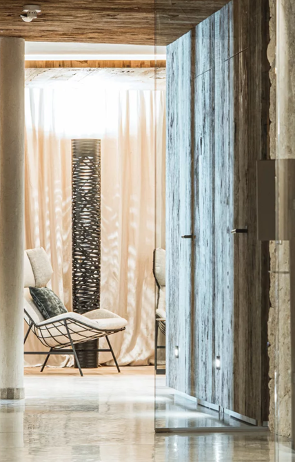 La nostra spa con arredamento elegante e tanto marmo
