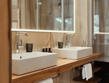 Badezimmer der Wellness Suite