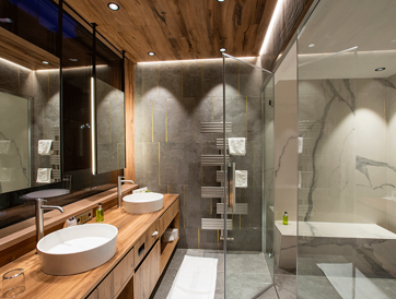 Badezimmer der Wellness Suite Premium