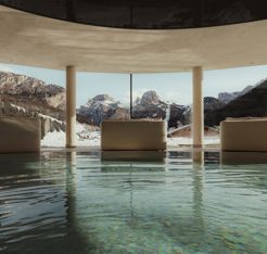 Ausblick auf die Dolomiten von der Wasserwelt